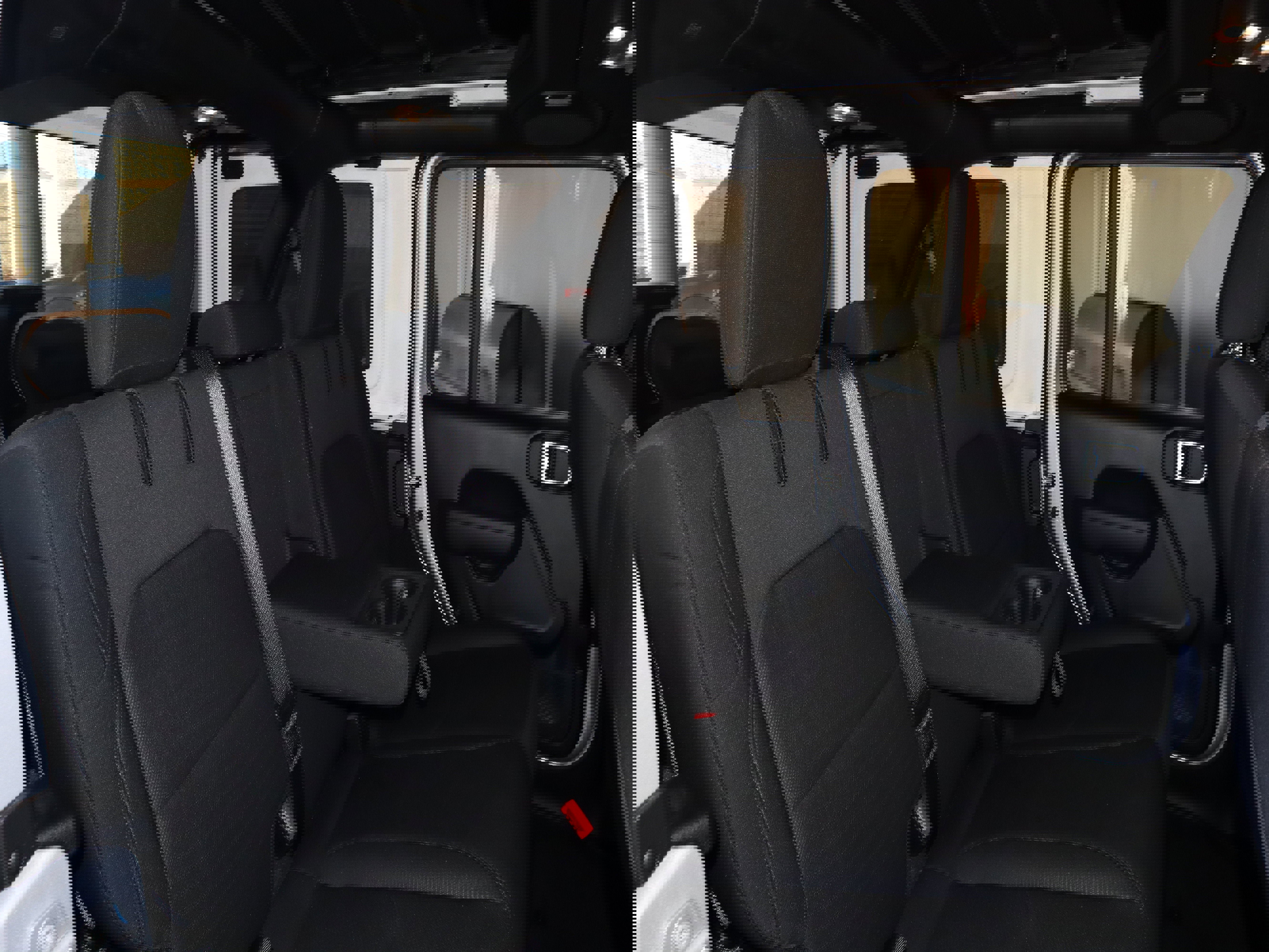 Used 2023 Jeep Wrangler Unlimited w/ Sun & Screen Package image 43