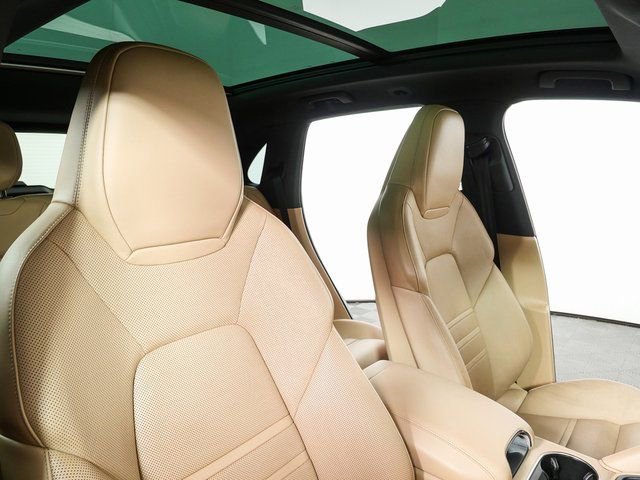Used 2020 Porsche Cayenne AWD w/ Premium Package Plus image 25