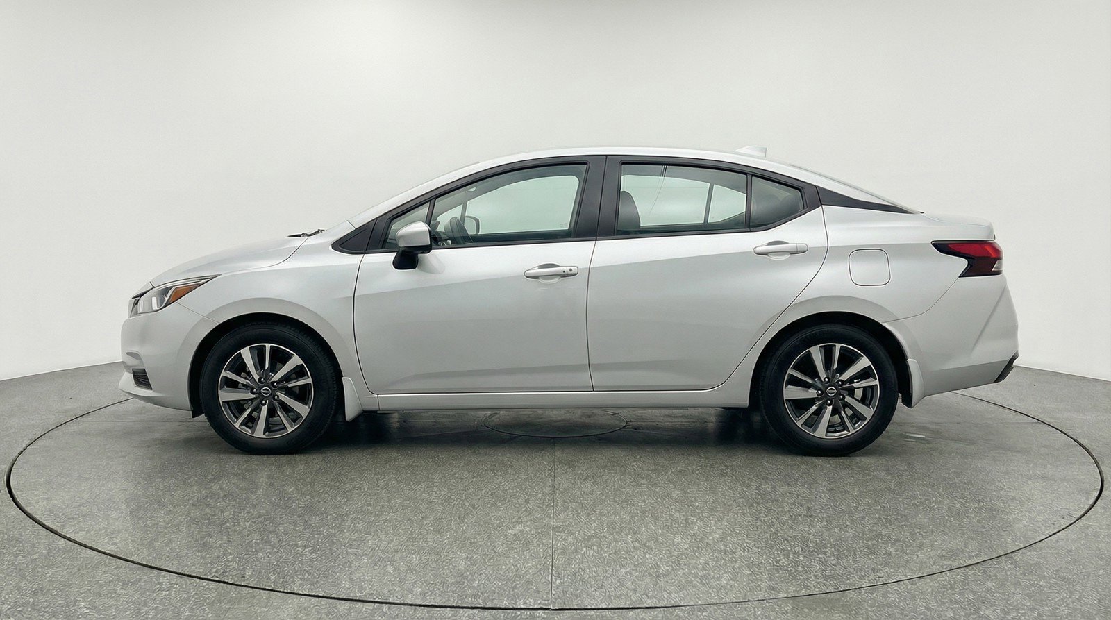 Used 2025 Nissan Versa SV w/ Trunk Package image 5