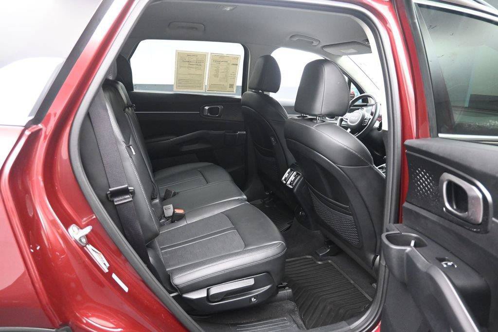Used 2025 Kia Sorento S FWD image 27