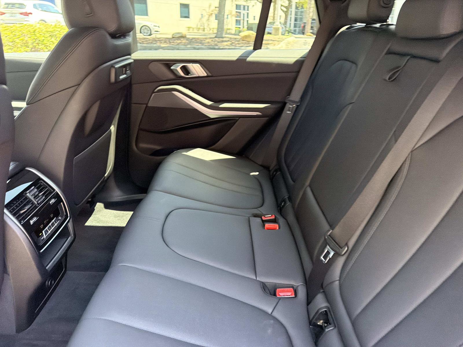 Used 2022 BMW X5 sDrive40i w/ Parking Assistance Package RWD image 13