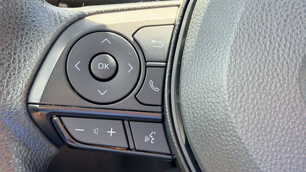 Used 2025 Toyota RAV4 XLE FWD image 17