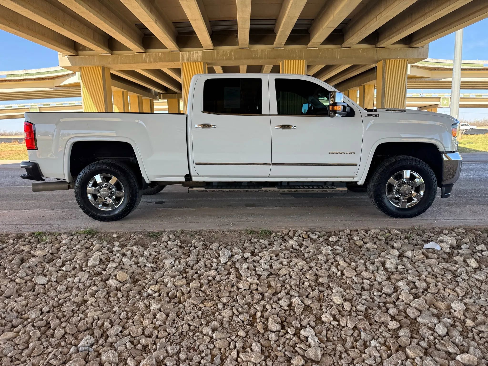 Used 2018 GMC Sierra 3500 SLT w/ Duramax Plus Package image 2