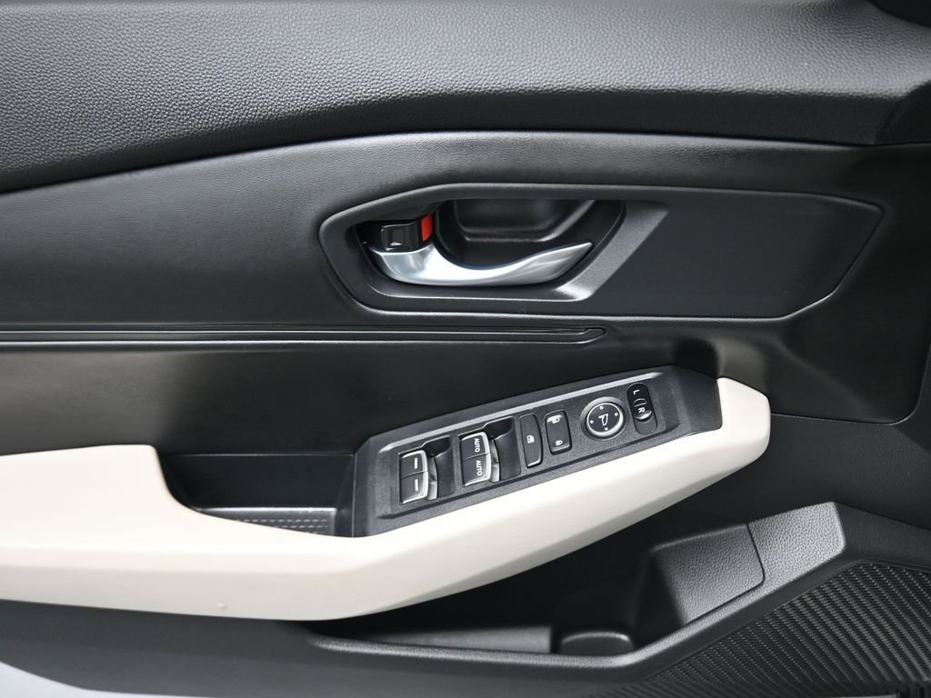 Used 2023 Honda Accord EX image 10