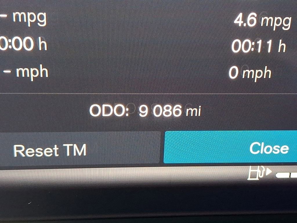 Used 2025 Volvo V90 B6 Cross Country Plus w/ Protection Package Premier image 22