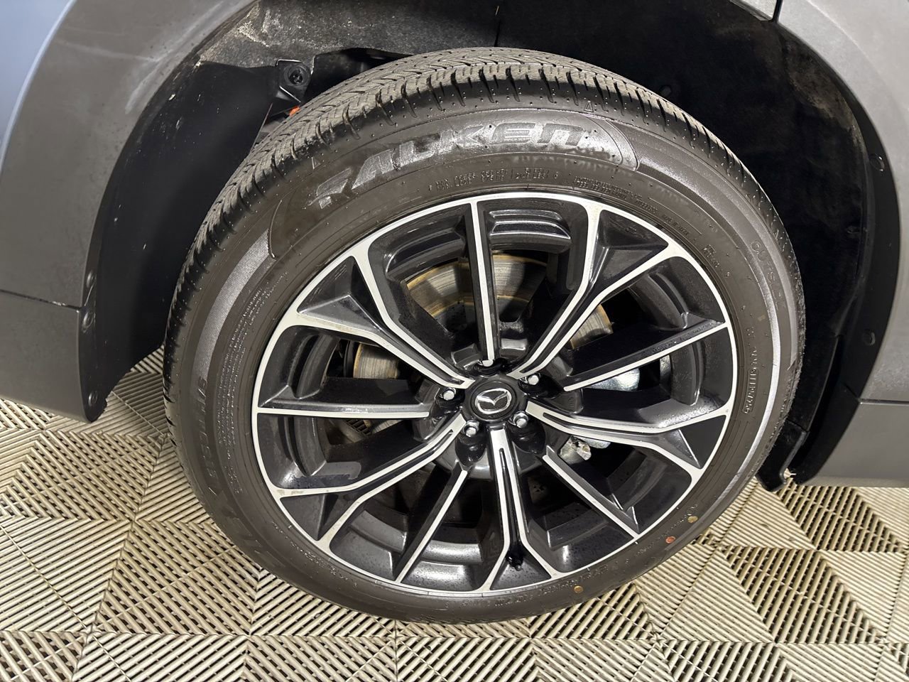 Used 2025 MAZDA CX-70 Plug-In Hybrid w/ Premium Plus image 33