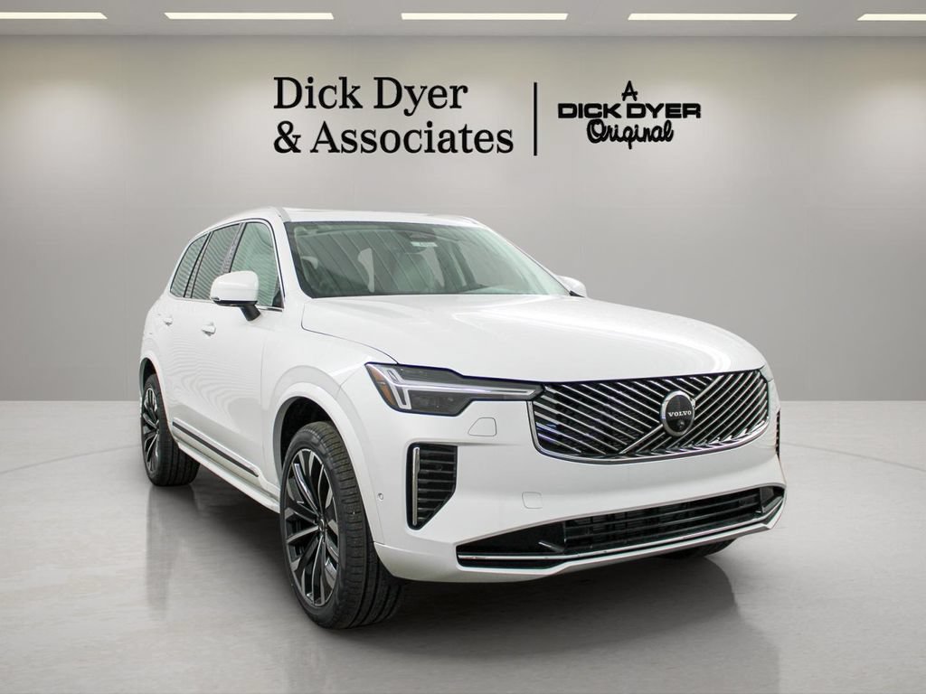 New 2026 Volvo XC90 B6 Ultra w/ Protection Package