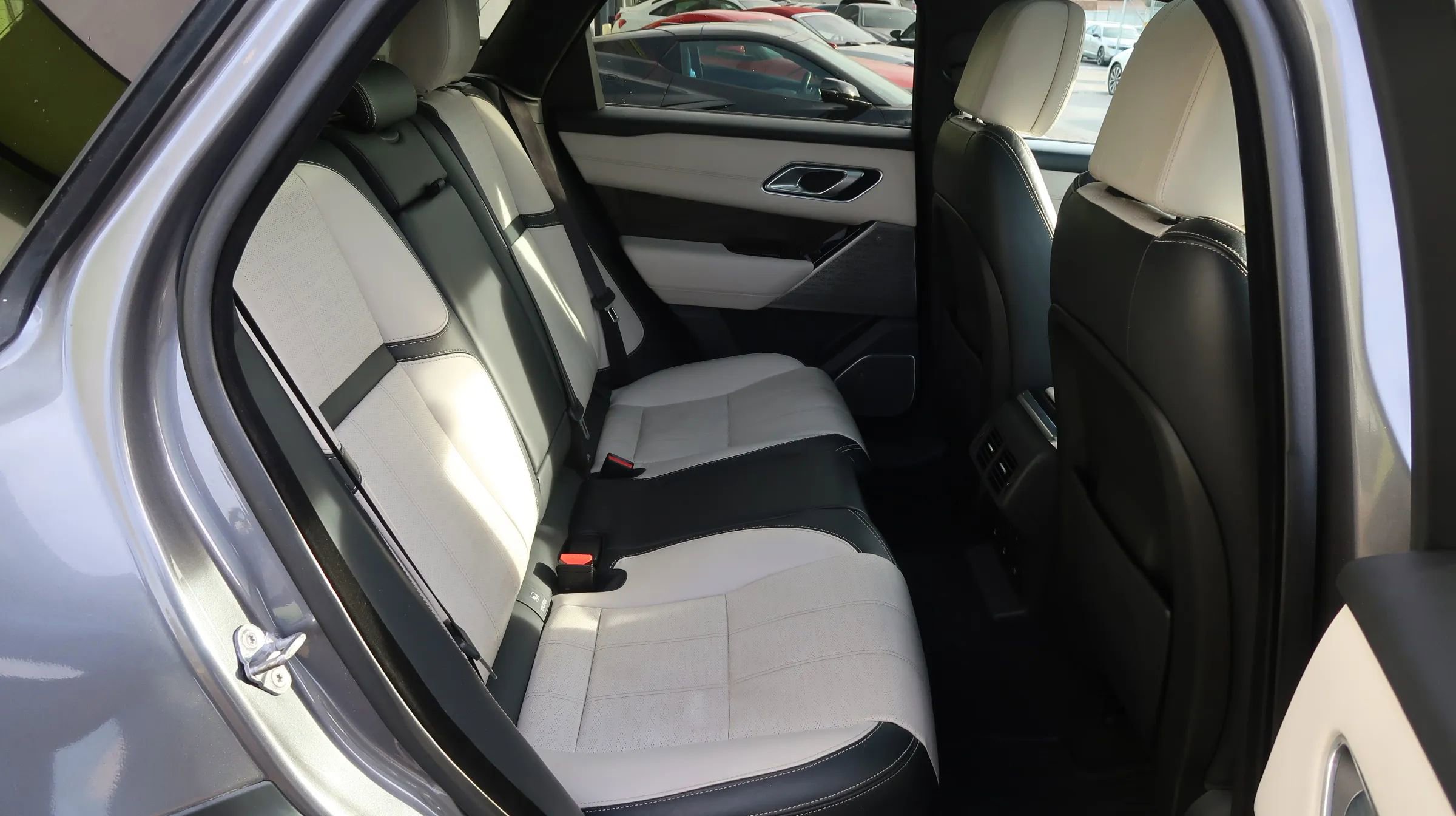 Used 2018 Land Rover Range Rover Velar image 22