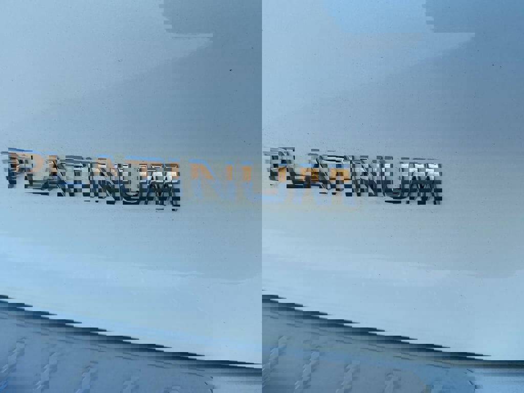 Used 2020 Nissan Pathfinder Platinum w/ Cargo Package image 5