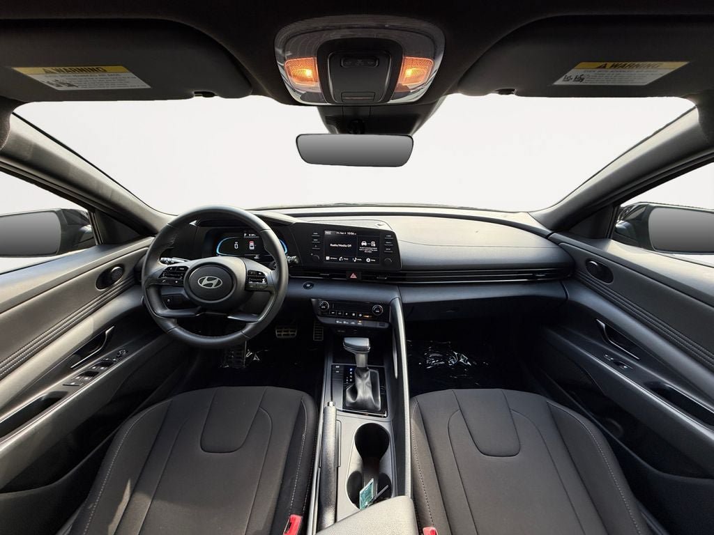 Certified 2025 Hyundai Elantra Sport FWD image 11