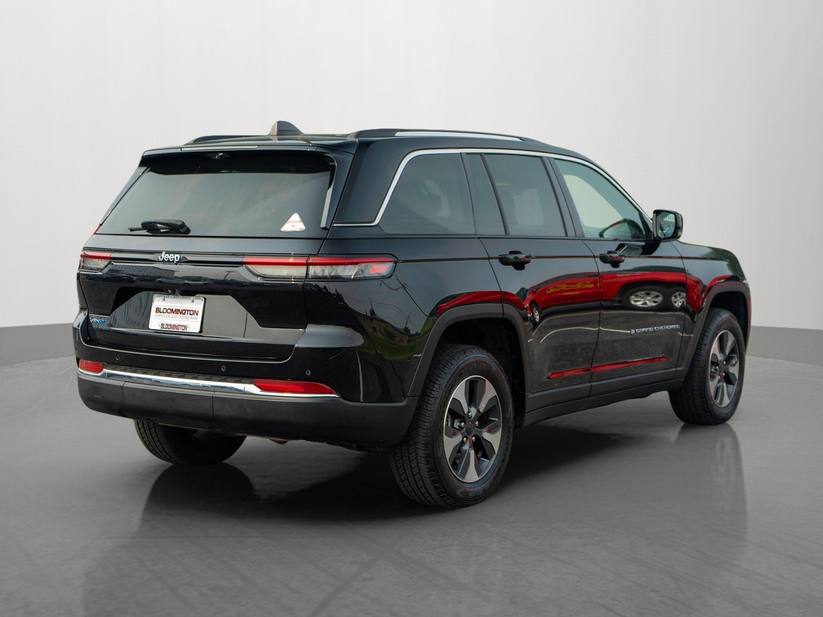 Used 2022 Jeep Grand Cherokee Limited 4xe w/ Luxury Tech Group II AWD/4WD image 7