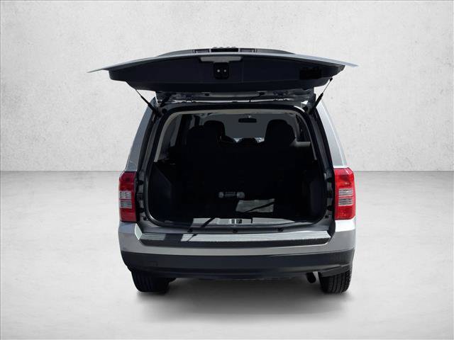 Used 2016 Jeep Patriot Sport w/ Power Value Group FWD image 7