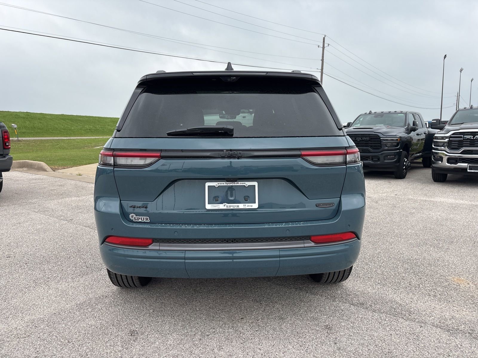 New 2026 Jeep Grand Cherokee Summit w/ Obsidian Package AWD/4WD image 5