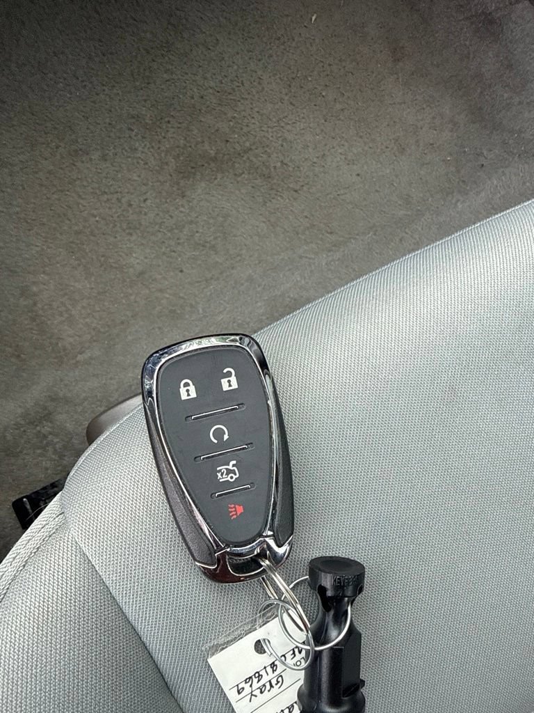 Used 2021 Chevrolet Malibu LT FWD image 22