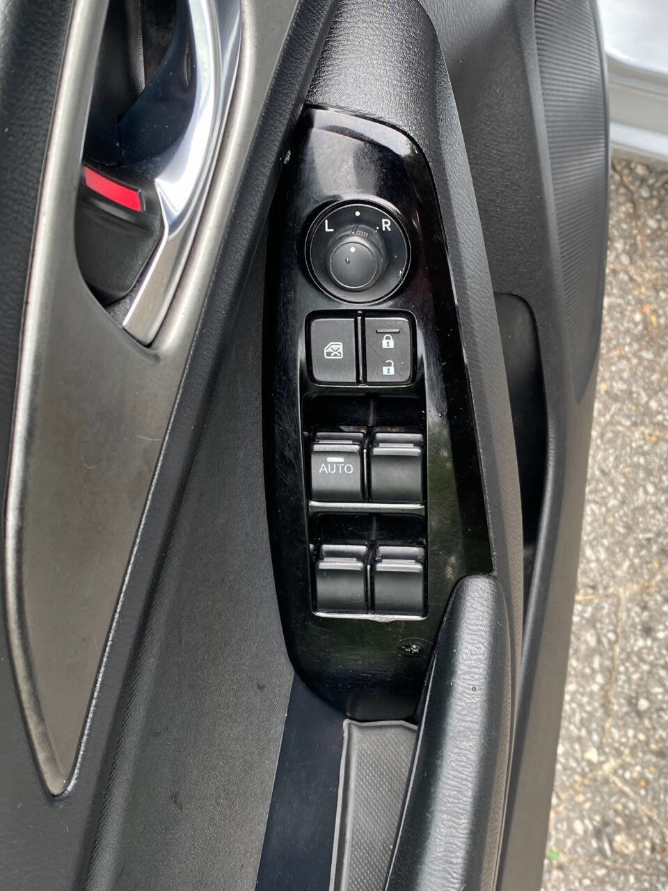 Used 2018 MAZDA MAZDA3 Sport w/ Preferred Equipment Package FWD image 13