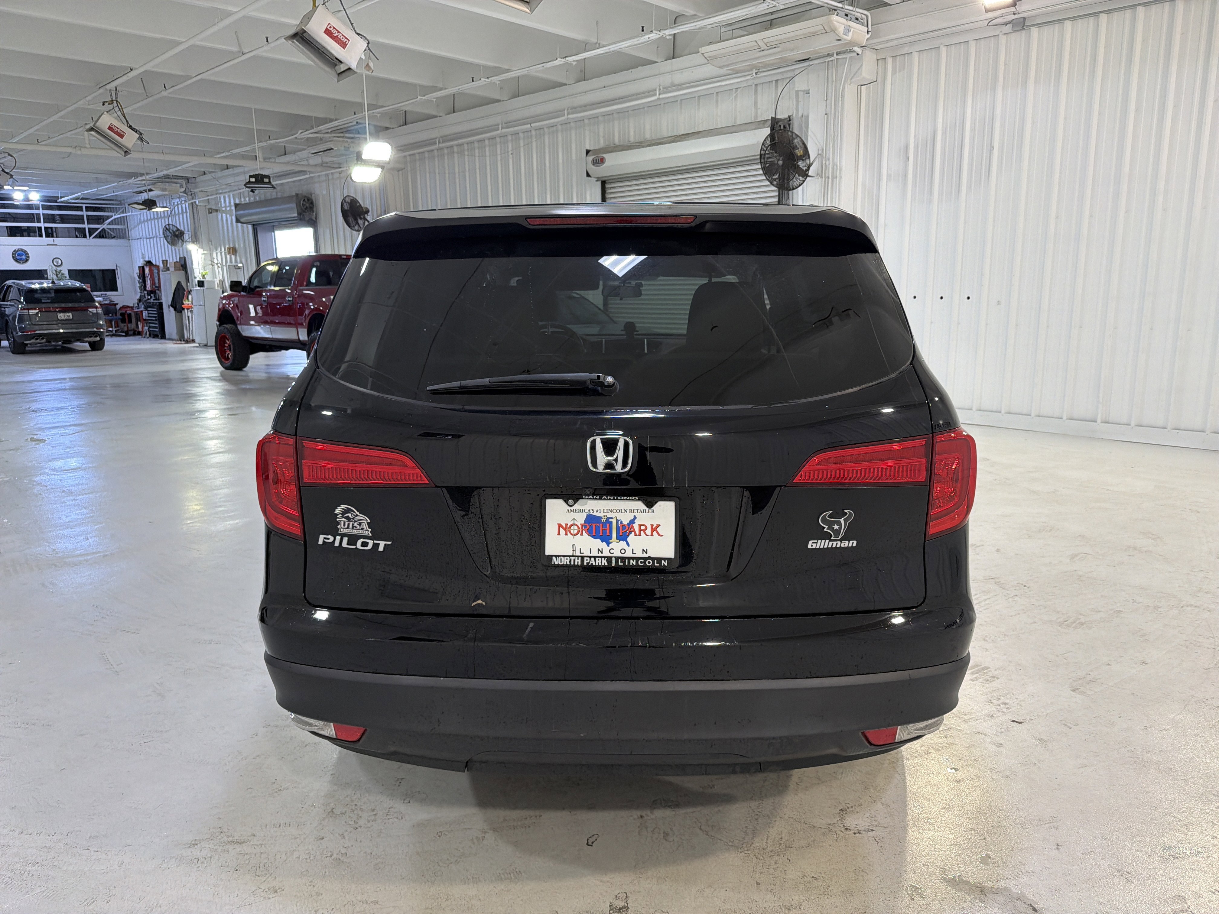 Used 2018 Honda Pilot LX image 4