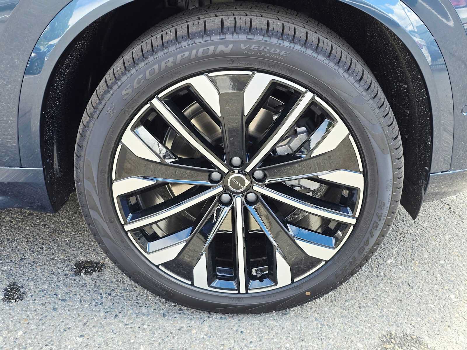New 2026 Volvo XC90 B6 Plus w/ Protection Package AWD/4WD image 9