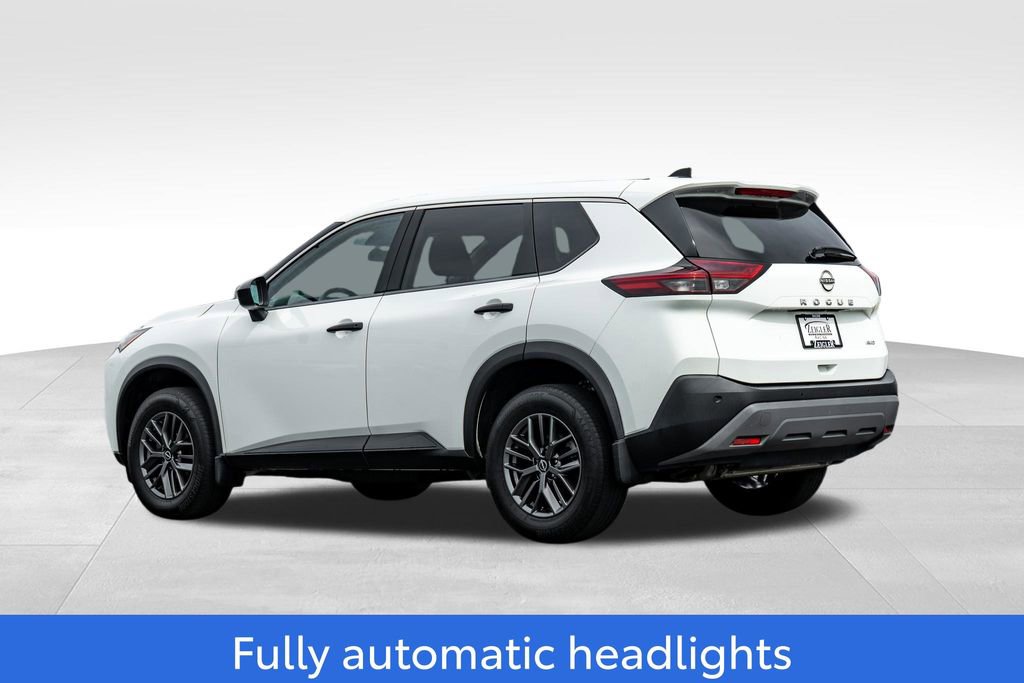 Used 2023 Nissan Rogue S AWD/4WD image 5