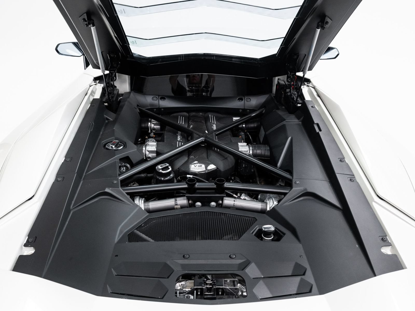Used 2018 Lamborghini Aventador S AWD/4WD image 65