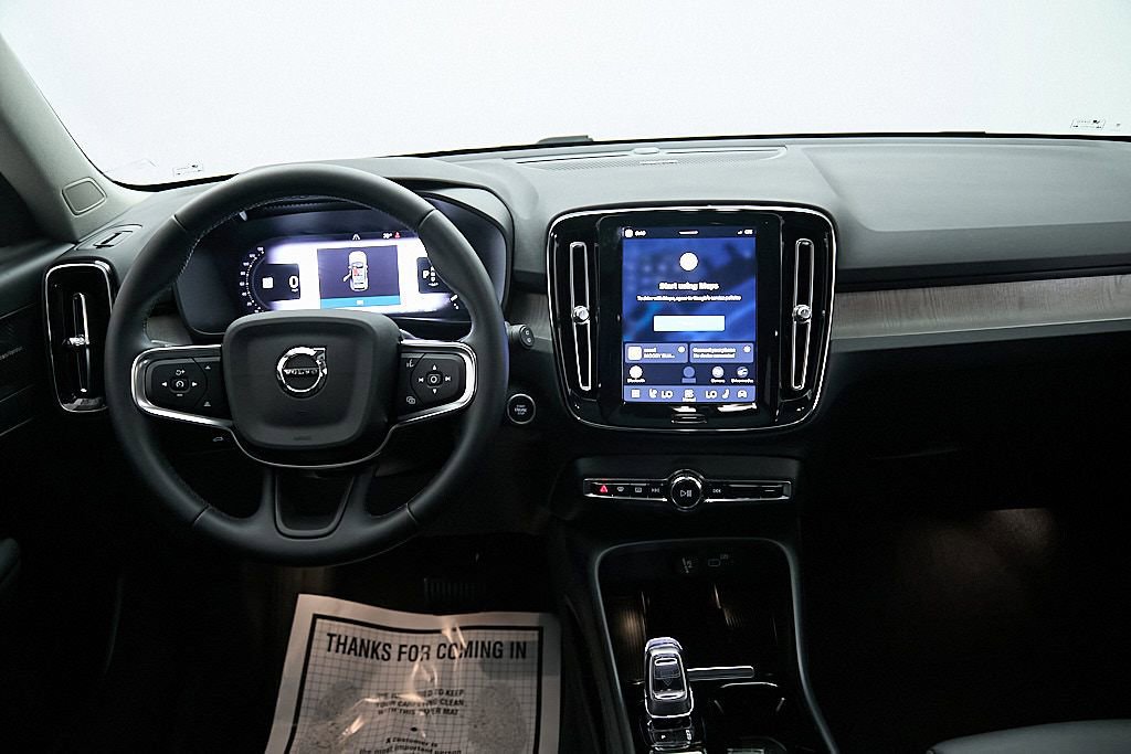 Certified 2023 Volvo XC40 B5 Ultimate w/ Protection Package Premier AWD/4WD image 26