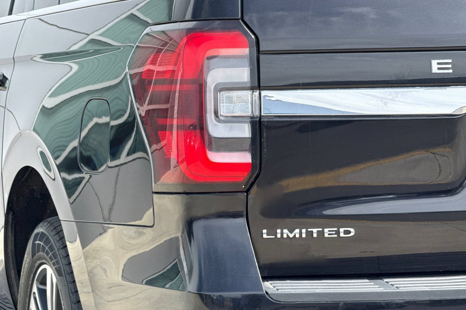 Used 2024 Ford Expedition Max Limited AWD/4WD image 25