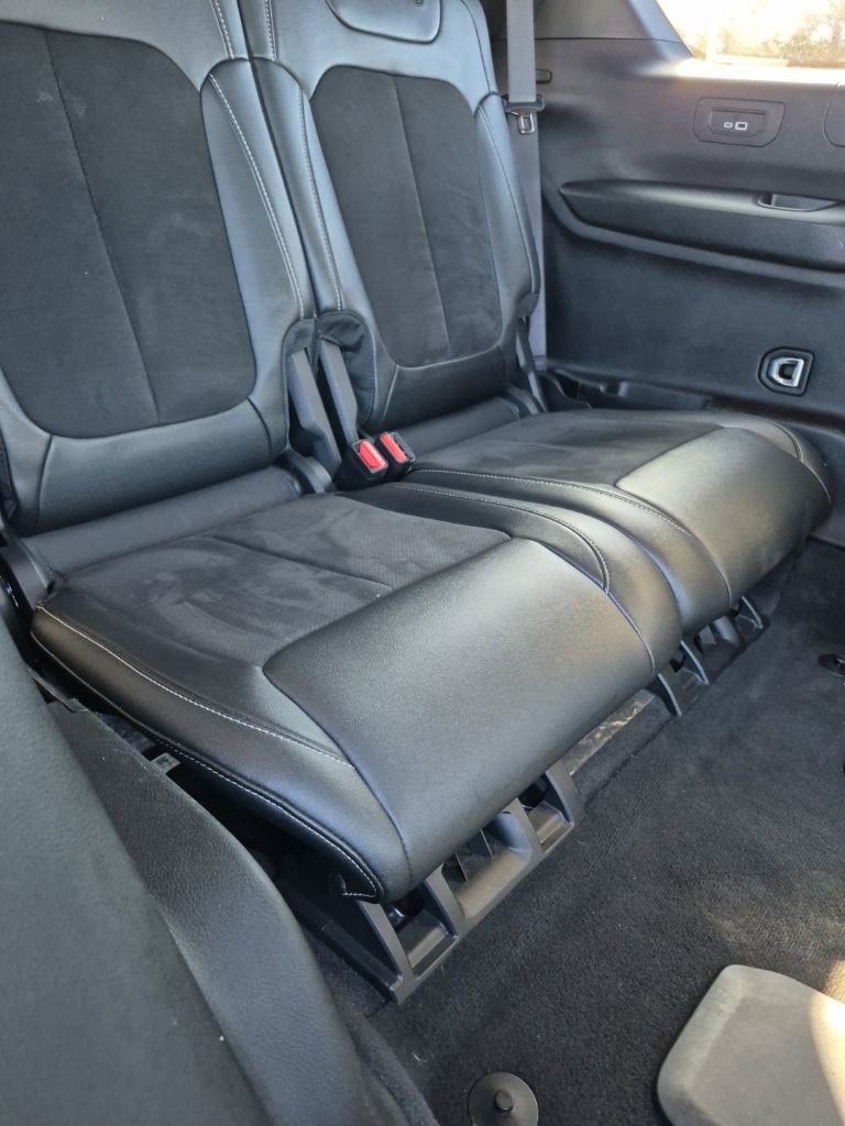 Used 2023 Jeep Grand Cherokee L Altitude AWD/4WD image 37