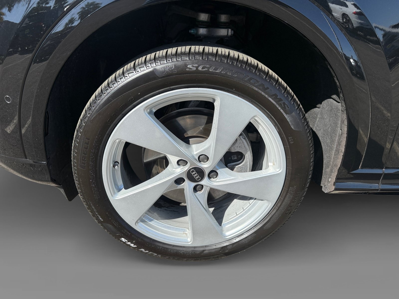 Certified 2025 Audi Q5 Premium AWD/4WD image 9