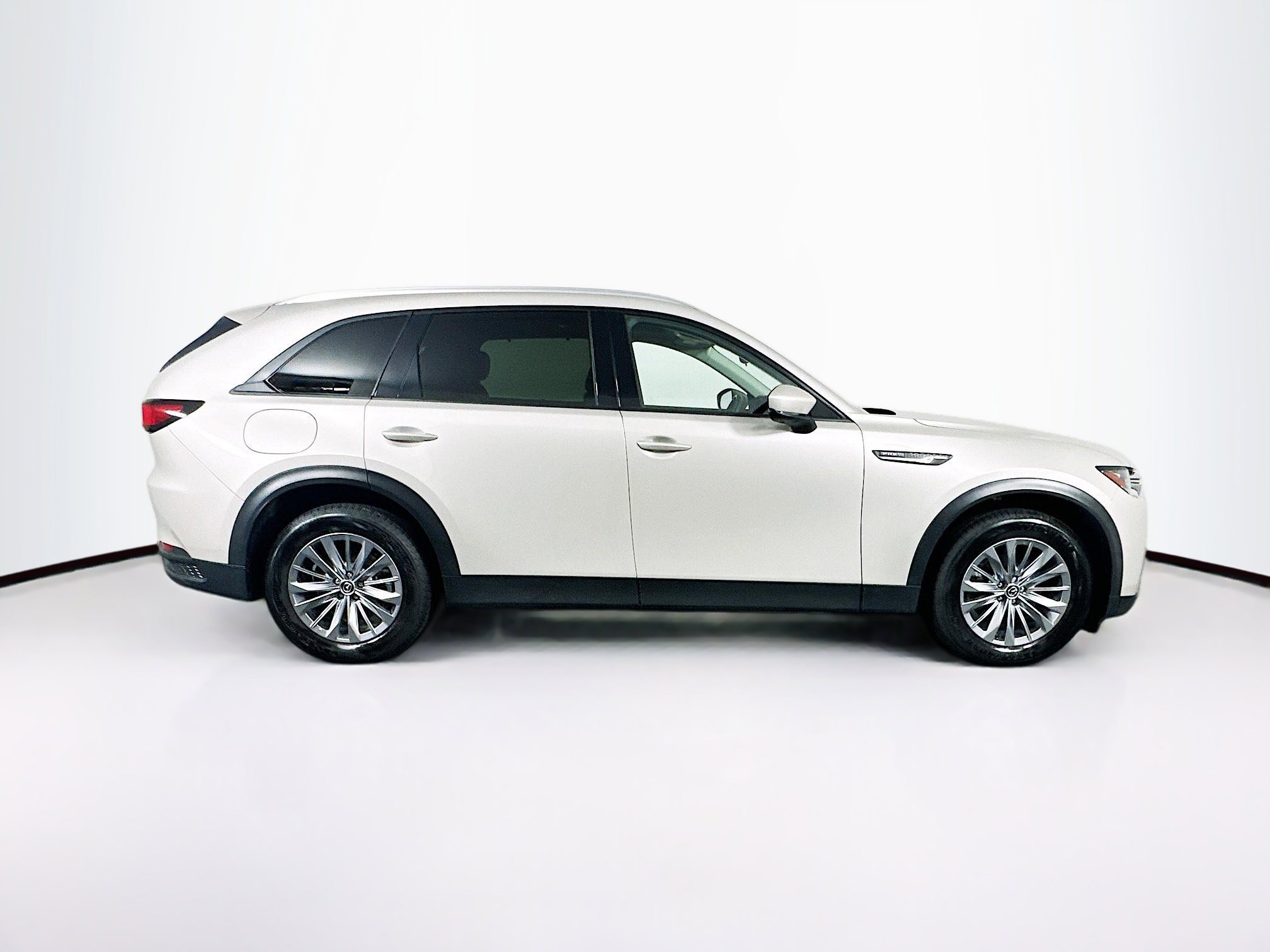 Used 2024 MAZDA CX-90 Plug-In Hybrid w/ Preferred AWD/4WD image 10