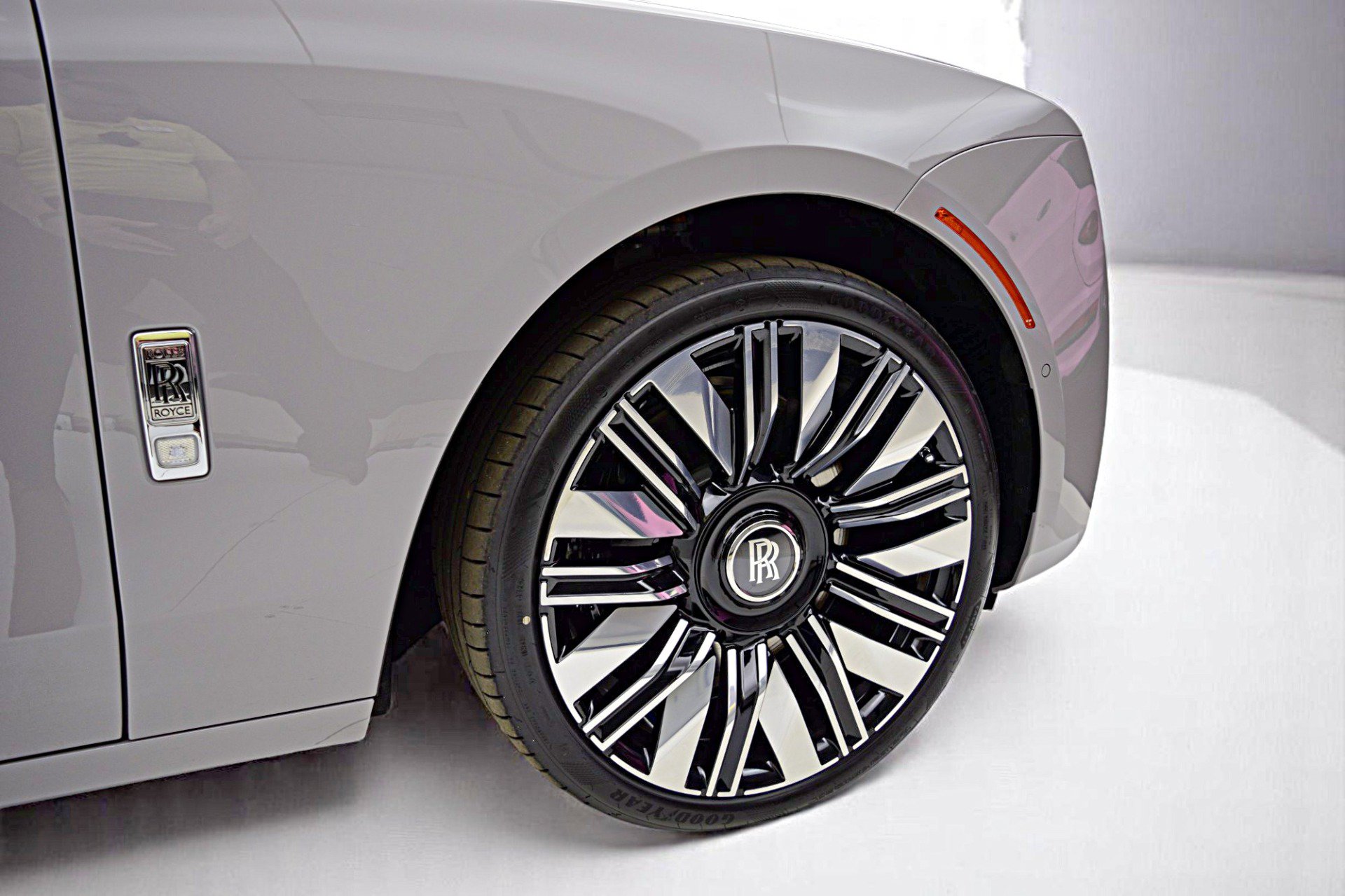 Used 2025 Rolls-Royce Ghost AWD/4WD image 20