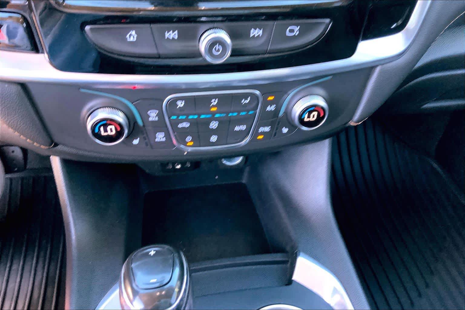 Used 2019 Chevrolet Traverse LT FWD image 35