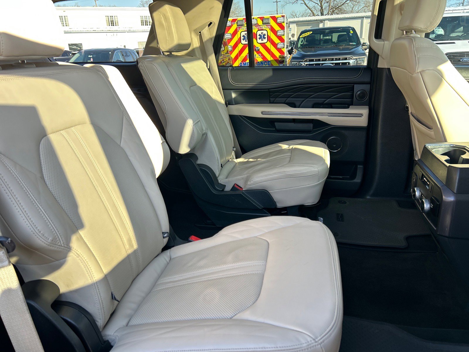 Certified 2022 Ford Expedition Platinum image 22