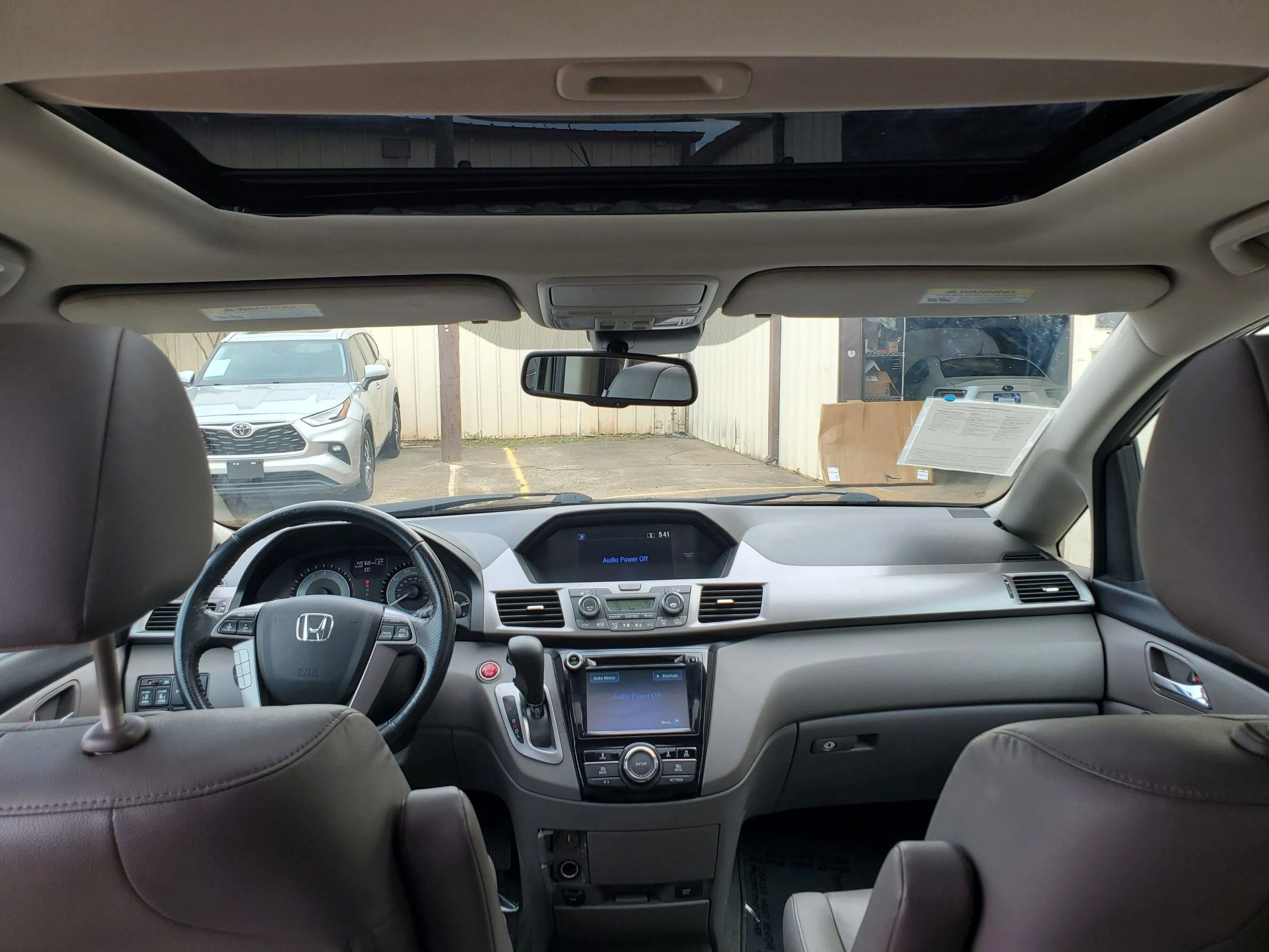 Used 2017 Honda Odyssey EX-L image 2