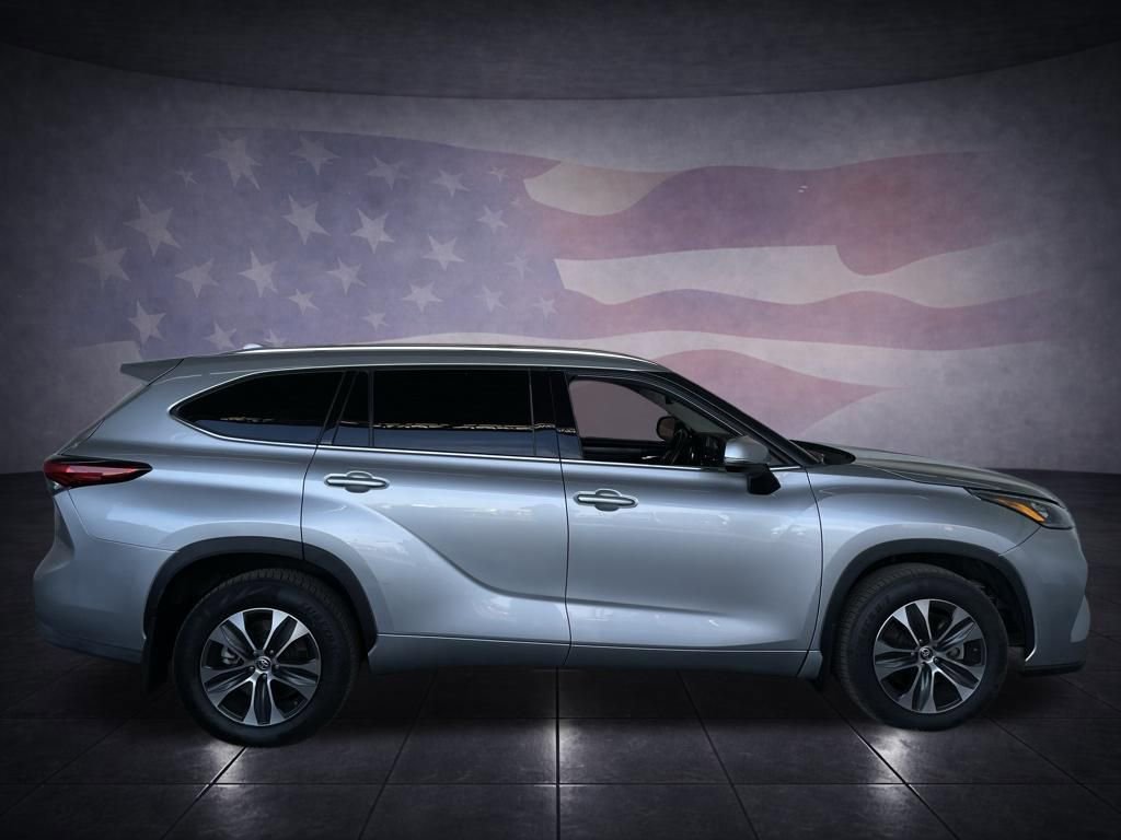 Used 2020 Toyota Highlander XLE image 6