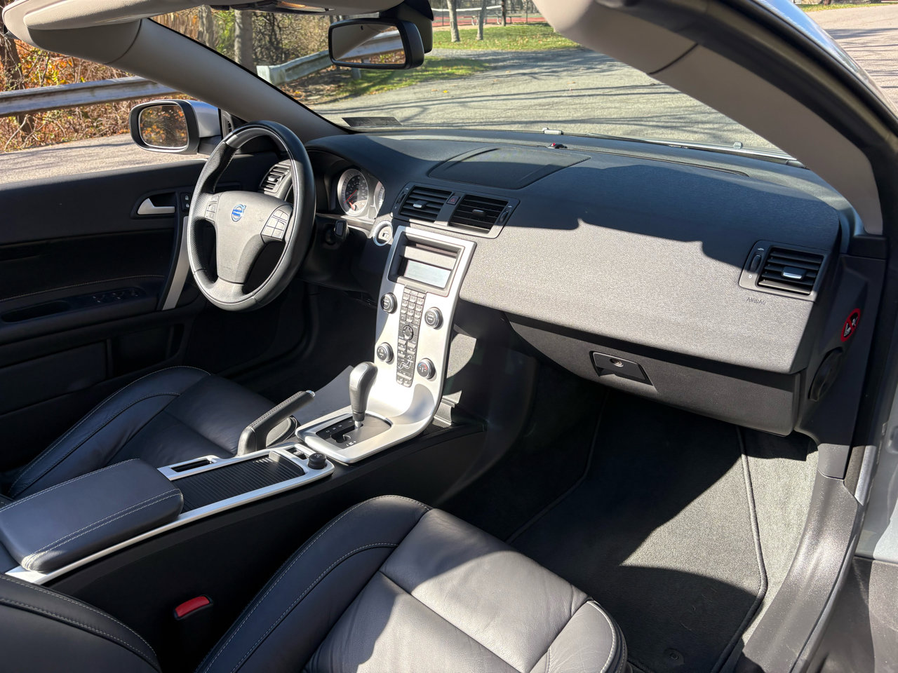 Used 2011 Volvo C70 T5 image 23