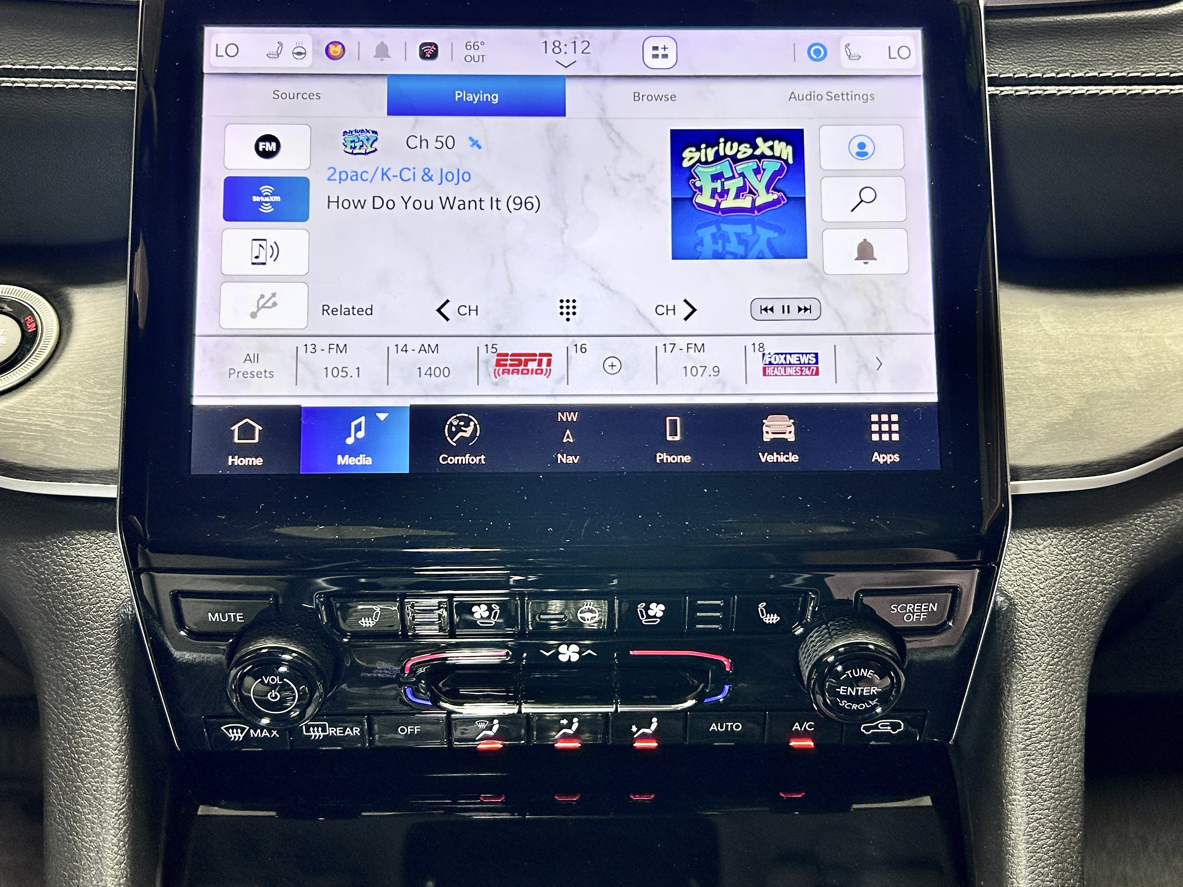 Certified 2023 Jeep Grand Cherokee L Limited w/ Luxury Tech Group II AWD/4WD image 27