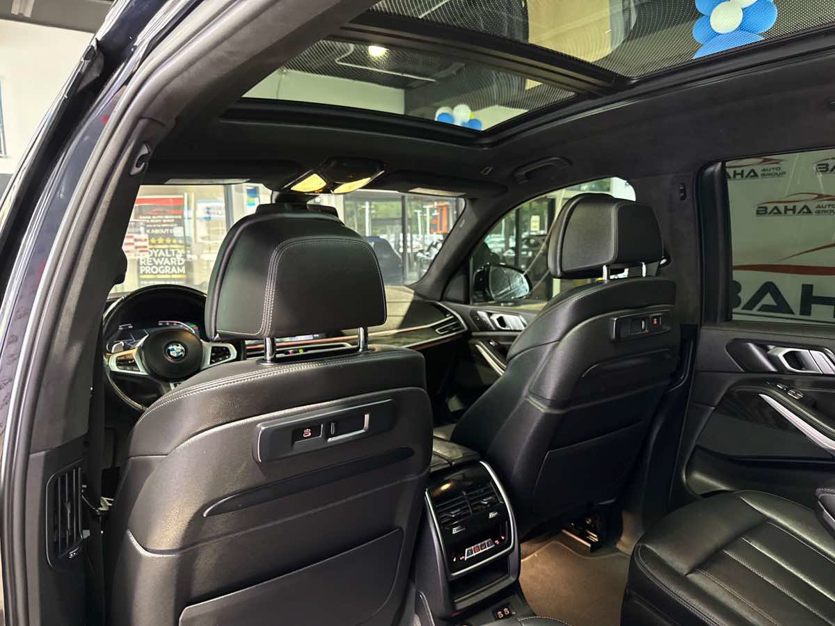 Used 2022 BMW X7 xDrive40i w/ M Sport Package AWD/4WD image 37
