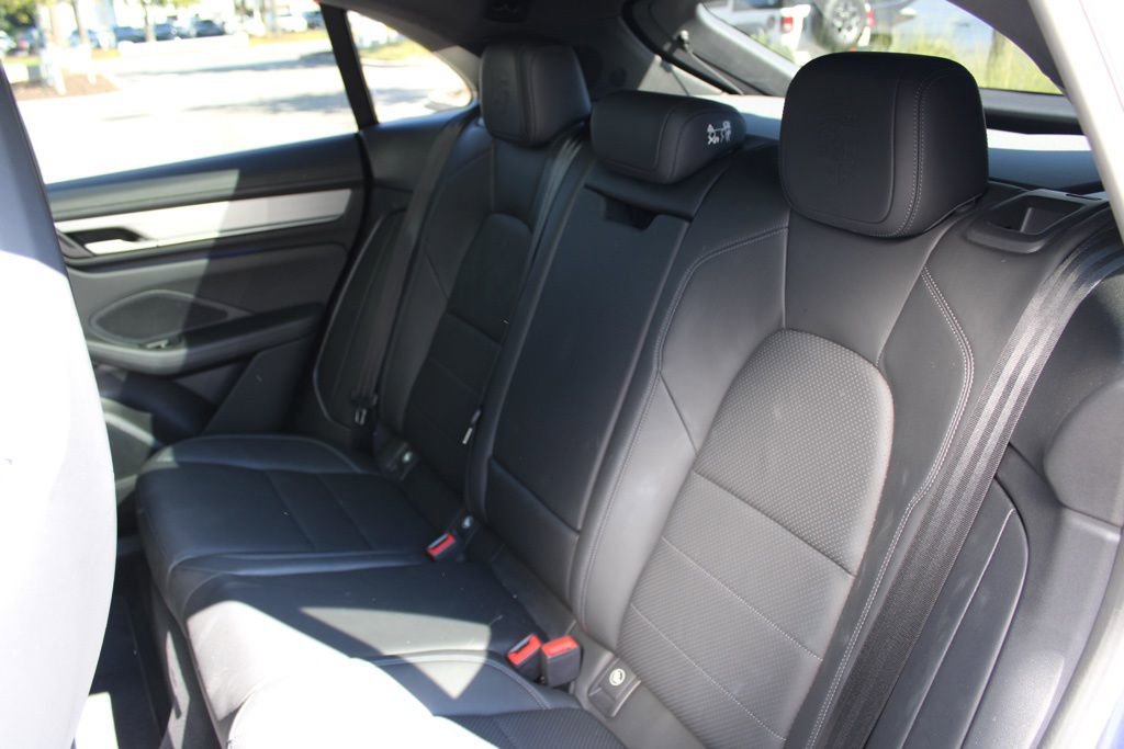 Certified 2024 Porsche Macan 4 Electric image 27