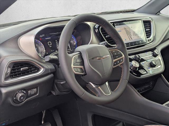 New 2026 Chrysler Pacifica Pinnacle image 3