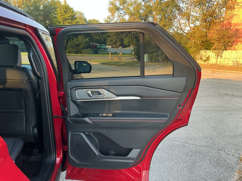 New 2026 Ford Explorer ST-Line w/ ST-Line Street Pack AWD/4WD image 15
