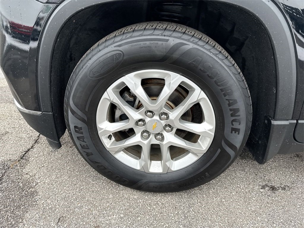 Used 2020 Chevrolet Traverse LT image 10