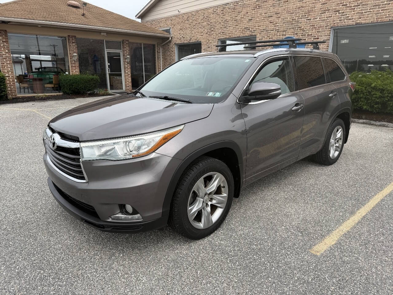 Used 2015 Toyota Highlander Limited AWD/4WD image 3