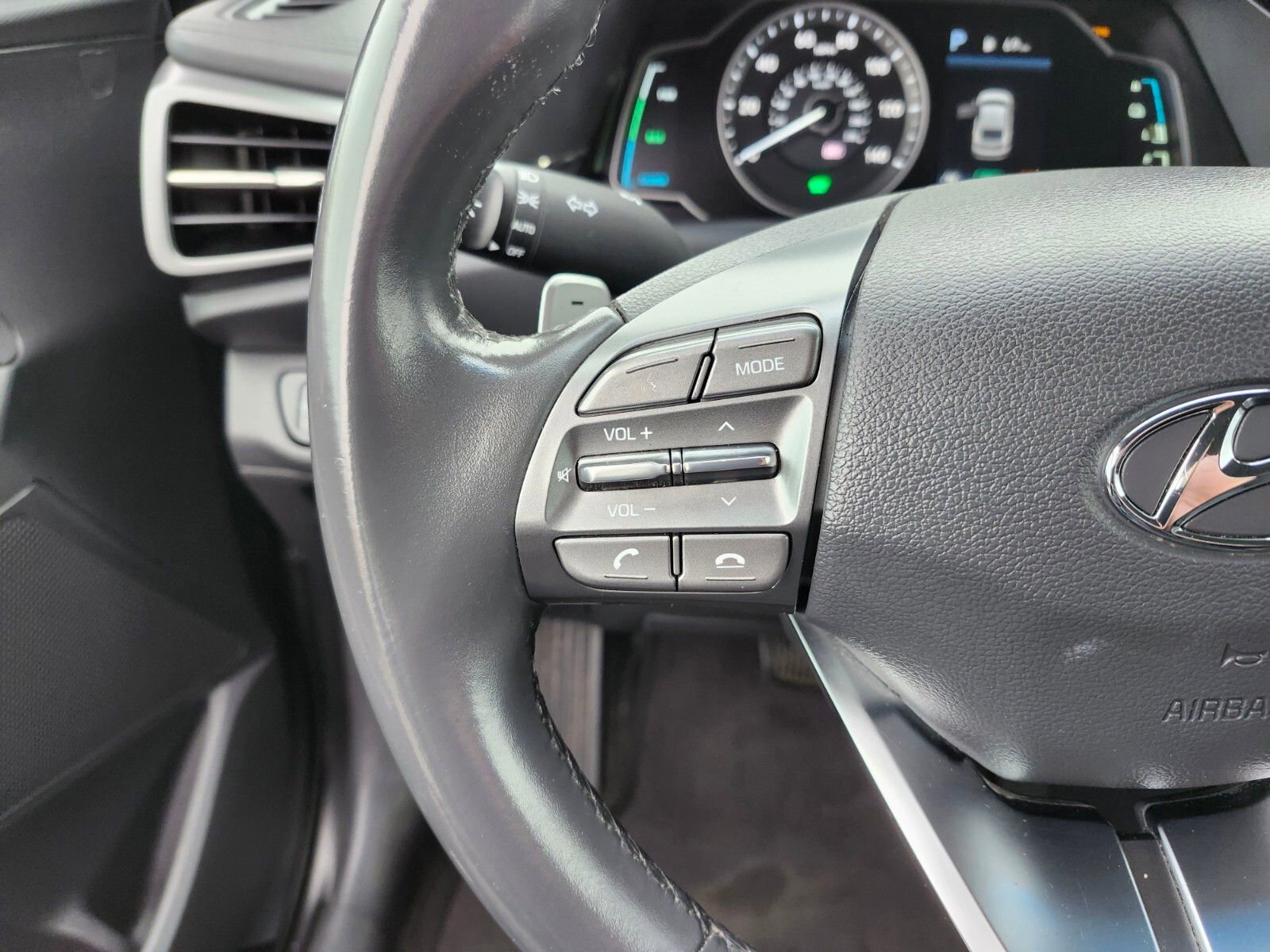 Used 2021 Hyundai Ioniq SE image 29