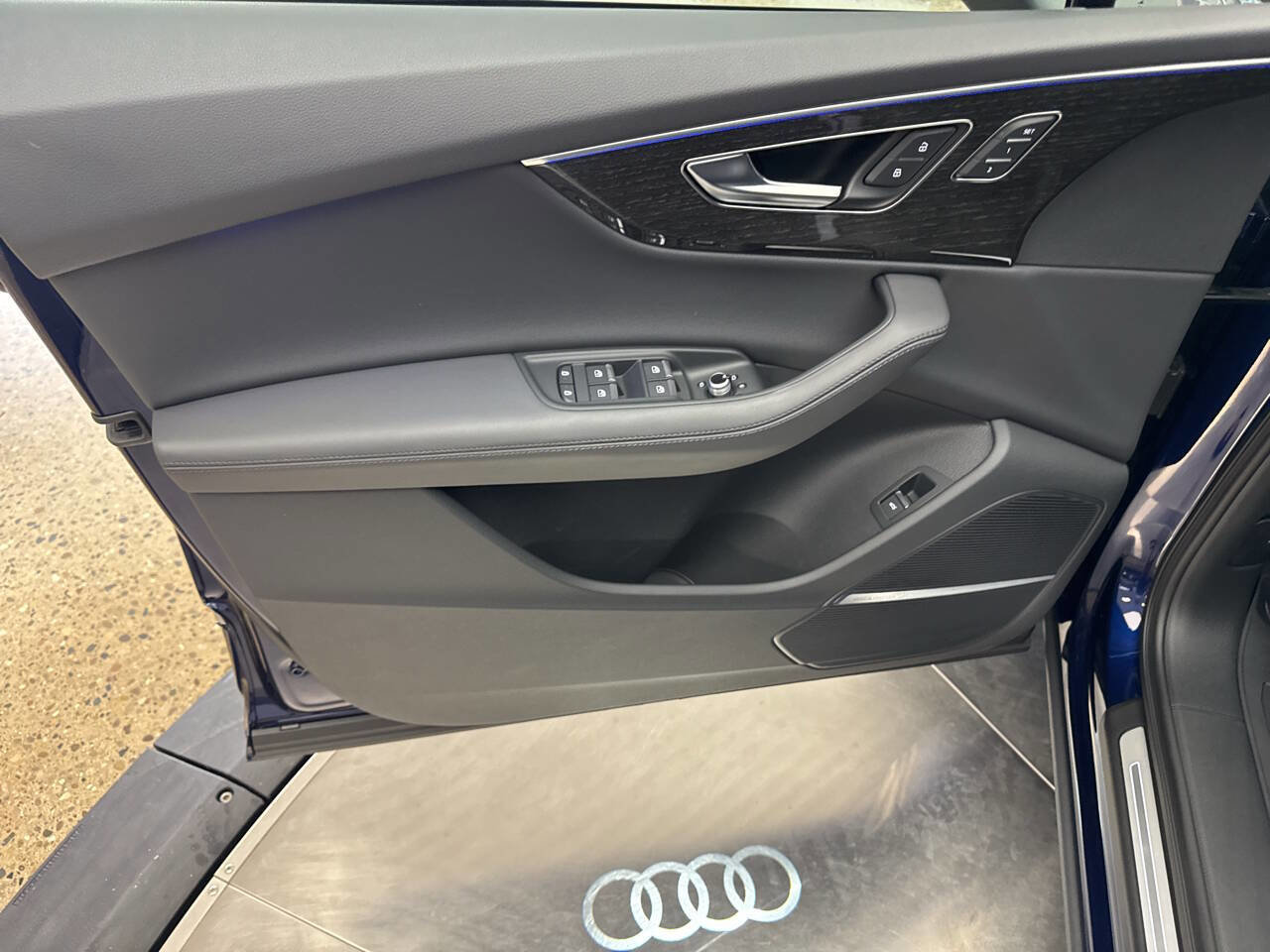 Used 2023 Audi Q7 3.0T Premium Plus w/ Premium Plus Package image 14