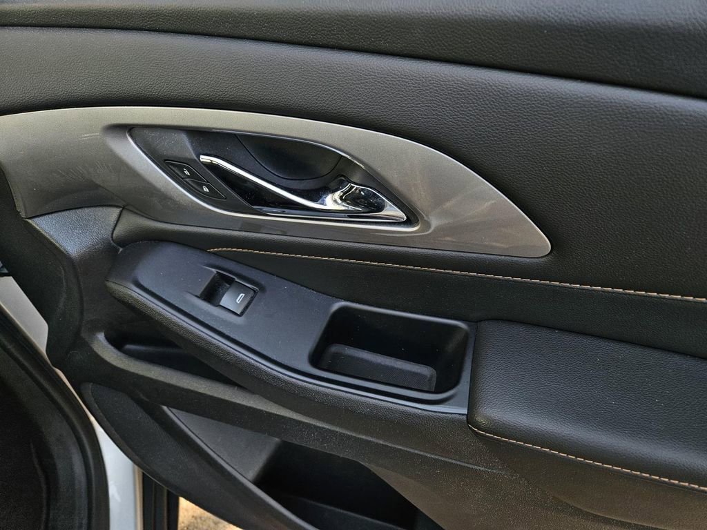 Used 2018 Chevrolet Traverse LT image 10