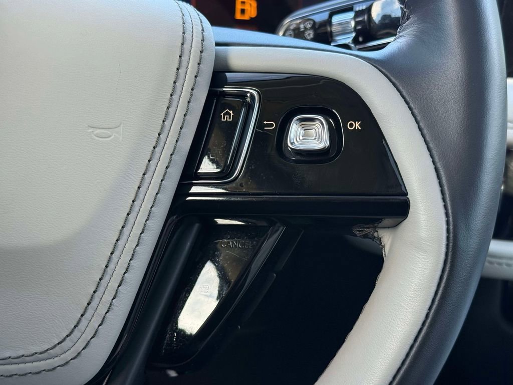 Used 2025 Lincoln Aviator Reserve AWD/4WD image 35