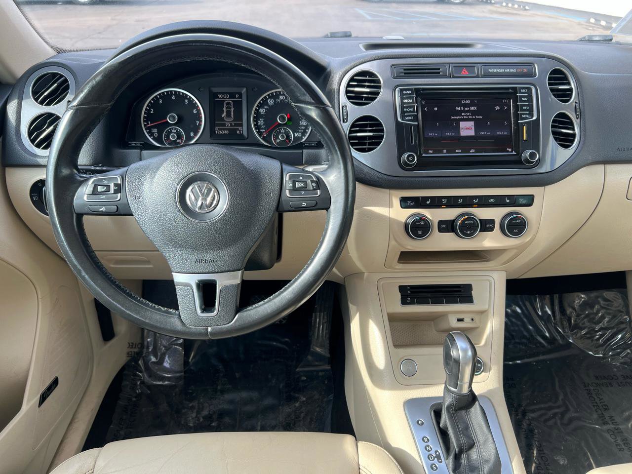 Used 2017 Volkswagen Tiguan SEL image 17