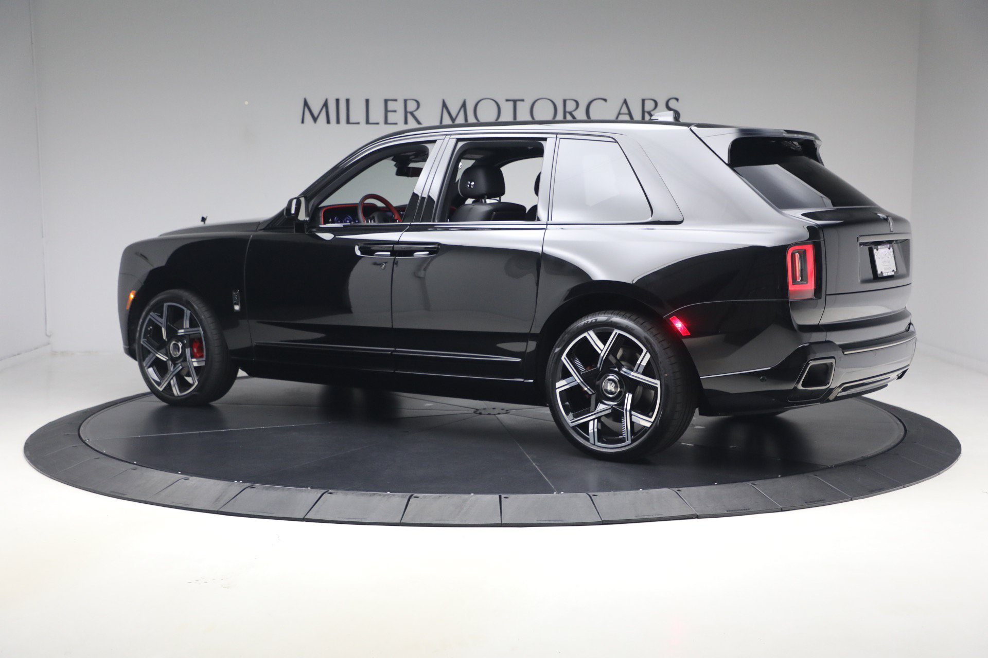 New 2027 Rolls-Royce Cullinan Black Badge AWD/4WD image 6