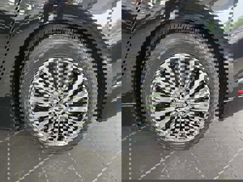 Used 2020 Lincoln MKZ image 34