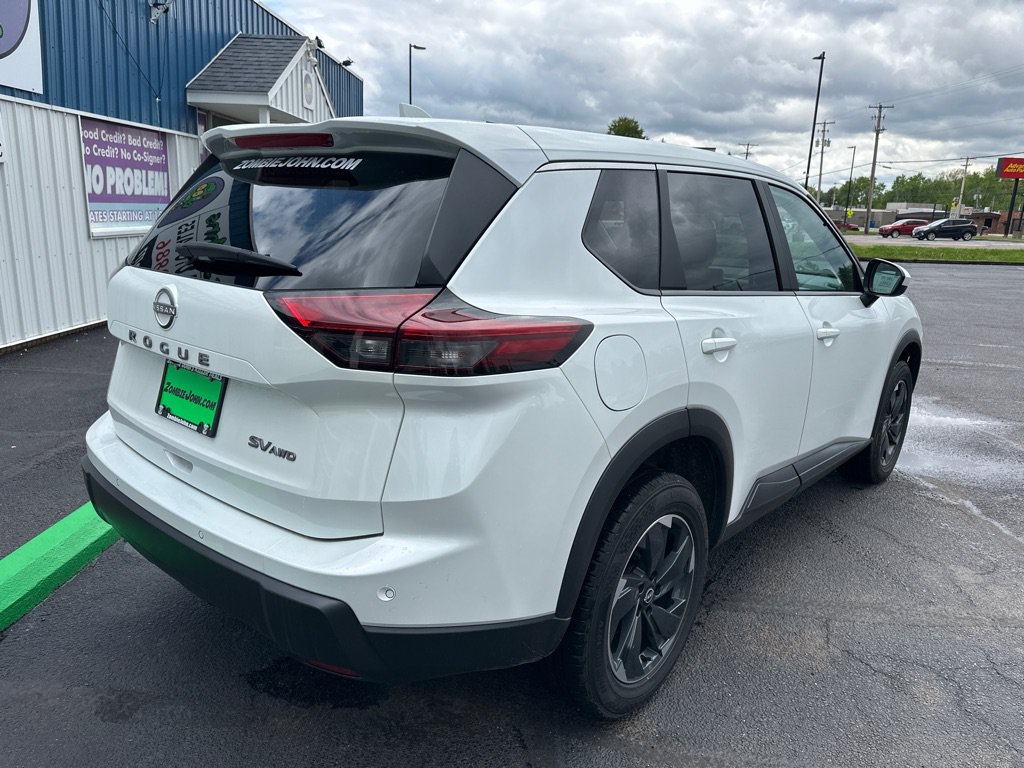 Used 2024 Nissan Rogue SV AWD/4WD image 8