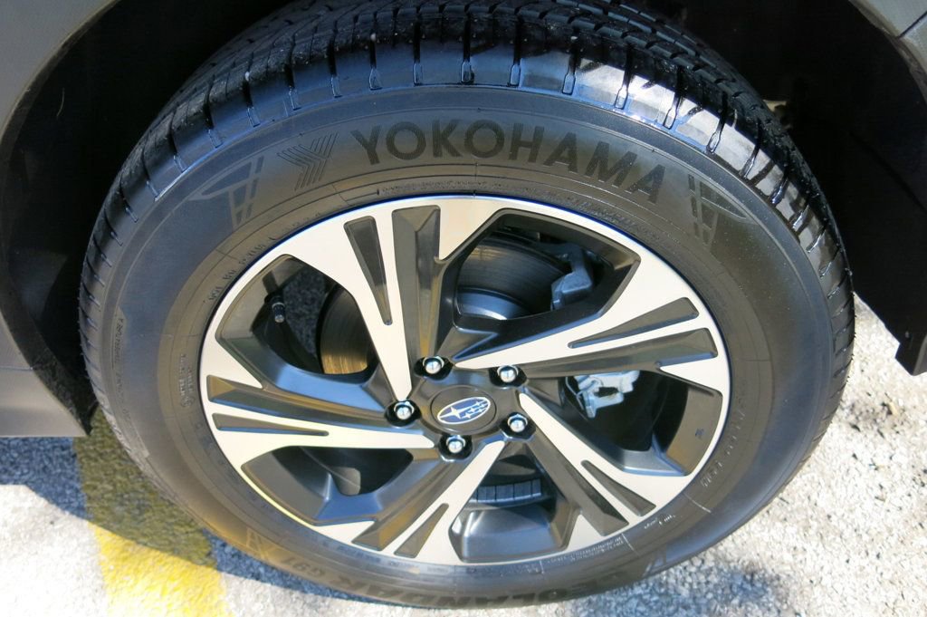 Used 2025 Subaru Crosstrek 2.0i Premium image 33